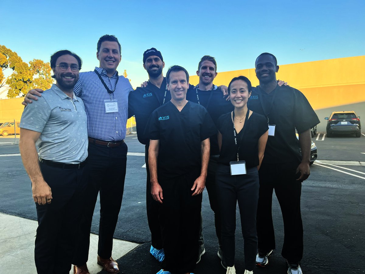 IsabellaWuMD's tweet photo. Phenomenal debates and hands-on learning at the SoCal Residents &amp; Fellows Course: Fundamentals in Shoulder Arthroplasty. Got to attend with several coresidents (@GKBerger), #UCSDOrtho's Dr. Leek as faculty, and much thanks to @lashouldersurg as PD https://t.co/gOsJbU5lNM