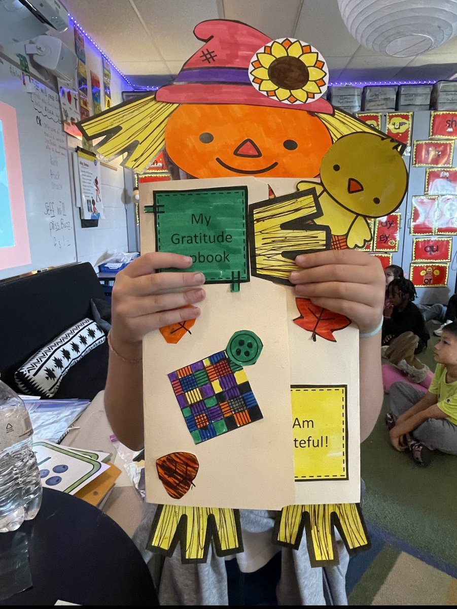 mrsgregory2nd's tweet photo. I am so excited finish these and hang them up!!!!  We have been talking all about Gratitude and made these adorable Scarecrow Giving Thanks Flapbooks!  ❤️ @HeritageECS #WEareLakota #WEchooseLakota #HECSmagic #fearlessfirstgrade https://t.co/WOhDRNi6WV