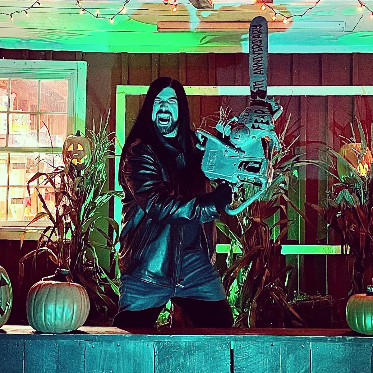 RyanCarnage1's tweet photo. Now you see why they call me Ryan Carnage!!! @RyanCarnage1 
#RyanCarnage #artist #musician #singer #guitarist #ChemicalXband #metal #rock #brutal #chainsaws #LegendsofFear #hauntedhouses #horror #scary #frightening #terrifying #badass https://t.co/NKyHZNUn82