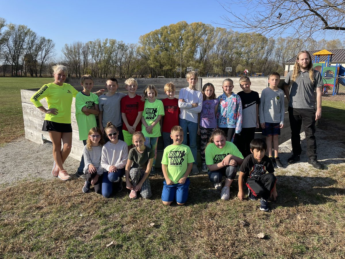 squirerunning's tweet photo. Great job to all of the kids who participated in the MIS running club this fall! Thankful these kids had this opportunity and an introduction to running!
#MXC #futurerunners #crosscountry https://t.co/1i1TsHAO0K