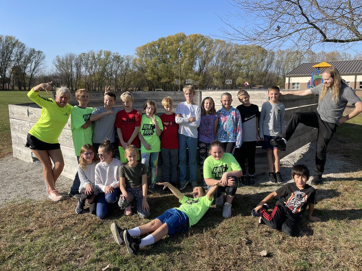 squirerunning's tweet photo. Great job to all of the kids who participated in the MIS running club this fall! Thankful these kids had this opportunity and an introduction to running!
#MXC #futurerunners #crosscountry https://t.co/1i1TsHAO0K