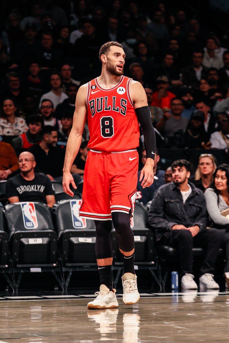 chicagobulls's tweet photo. Zach LaVine has 15 points in the first 6 minutes of the 4th quarter 😳 https://t.co/UoZ5G1BFK9
