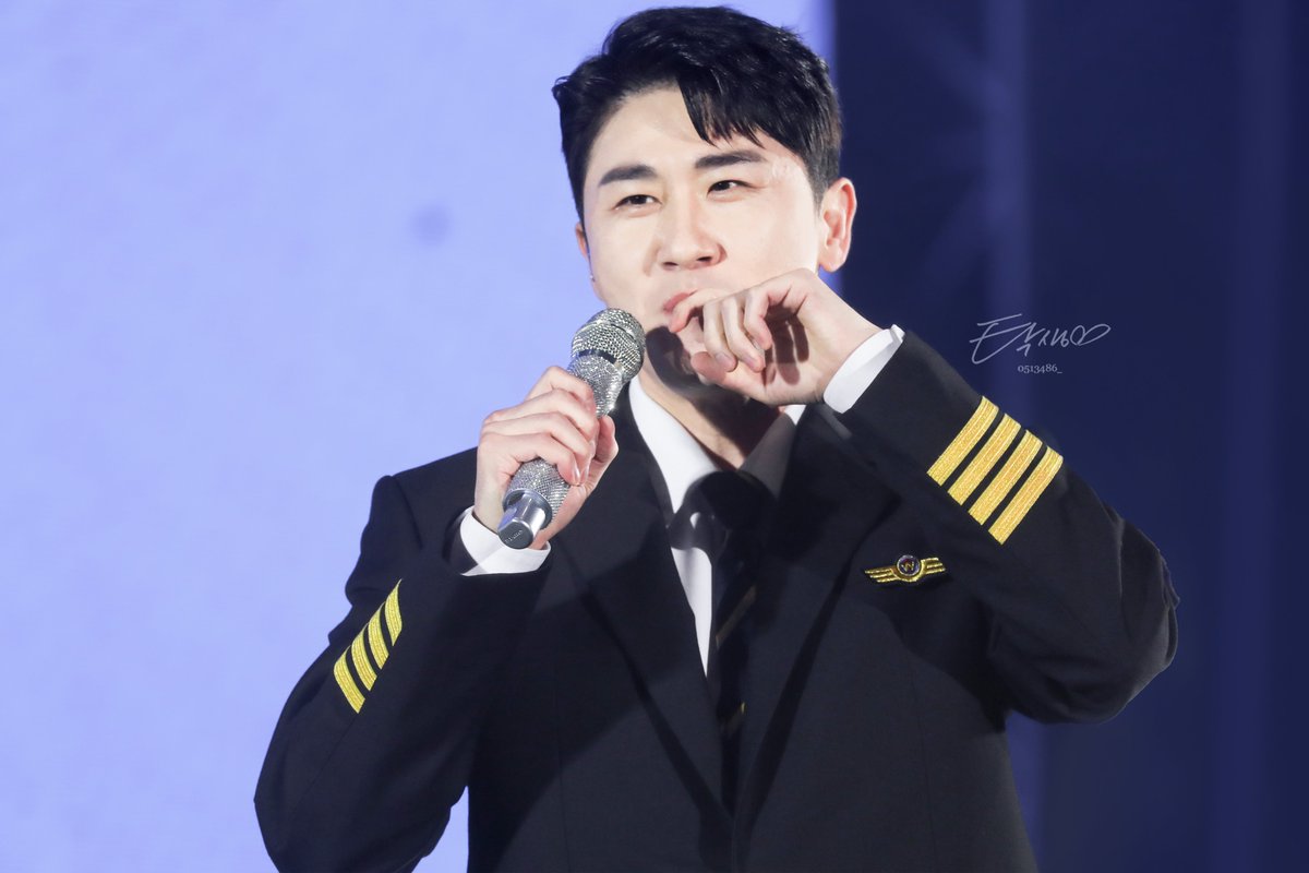 0513486_'s tweet photo. 221029 안동콘 #영탁👨🏻‍✈️💙 https://t.co/Y0L4NOPKj3