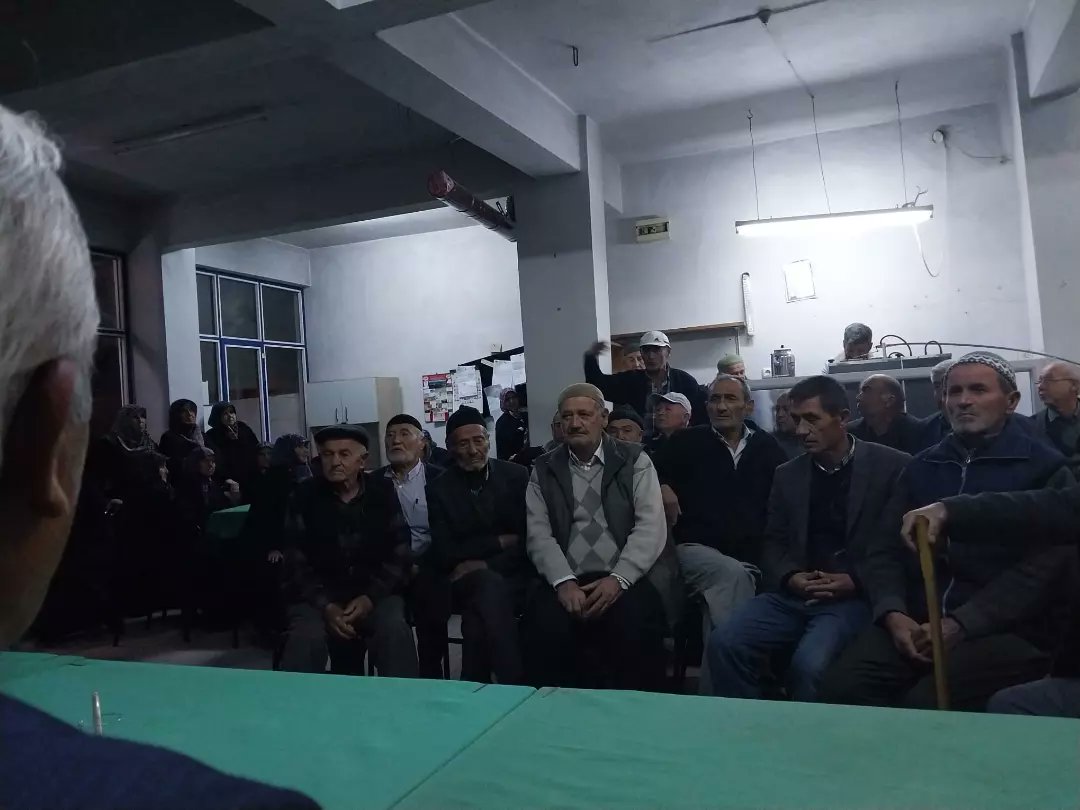 MOrhaneli's tweet photo. Teşkilat olarak Çivili Mahallemizi ziyaret ettik.Taleplerini dinleyerek yapılmış ve yapılacak hizmetlerle ilgili istişarelerde bulunduk.Muhtarımız ve vatandaşlarımıza göstermiş oldukları nezaket ve misafirperverlik için teşekkür ederiz. @MHPBursail @mckalkanci https://t.co/XuGkyzOmvw