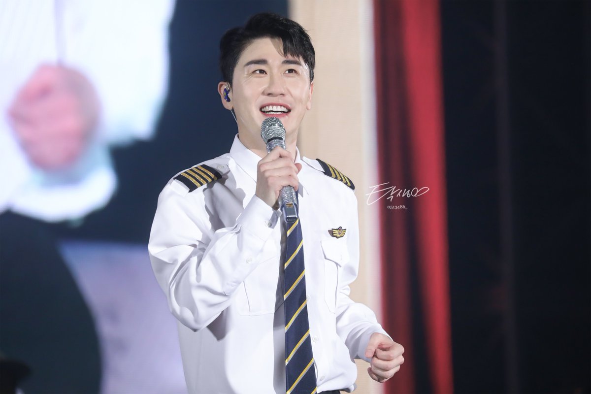0513486_'s tweet photo. 221029 안동콘 #영탁👨🏻‍✈️💙 https://t.co/Y0L4NOPKj3