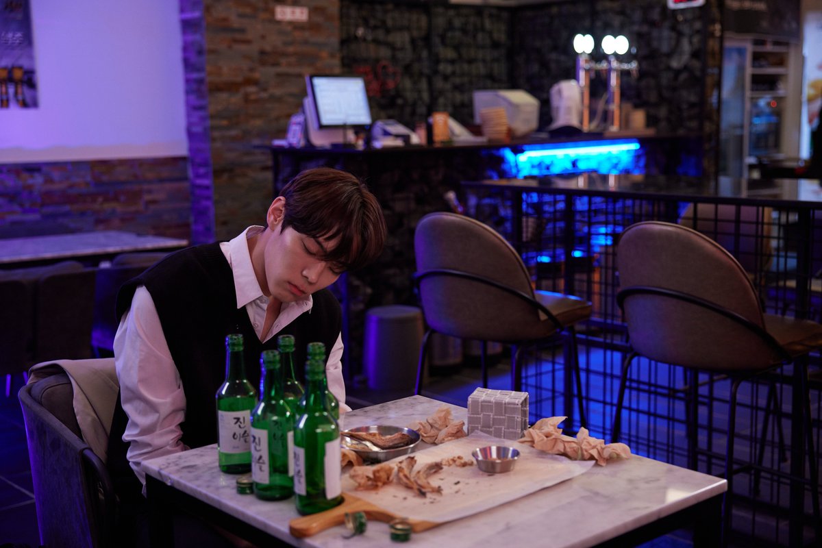 idol_romance's tweet photo. <풍덕빌라 304호의 사정> 마지막 화
11월 3일 목요일 낮 12시 헤븐리에서 만나실 수 있습니다.

#김지웅 #윤서빈 #kimjiwoong #yoonseobin 
#풍덕빌라304호의사정 #RoommatesofPoongduck304 
#아이돌로맨스 #돌맨스 #BL드라마 #idolromance #bldrama #한벨드 https://t.co/oODIajlOuR