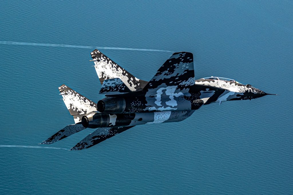 worldwar_x's tweet image. #PolarisDown #Aircraft support the mission operated by SpaceX on behalf of #Shift4 Payments CEO #JaredIsaacman. The crew will also attempt the first commercial extravehicular activity (EVA) with #SpaceX-designed EVA spacesuits.