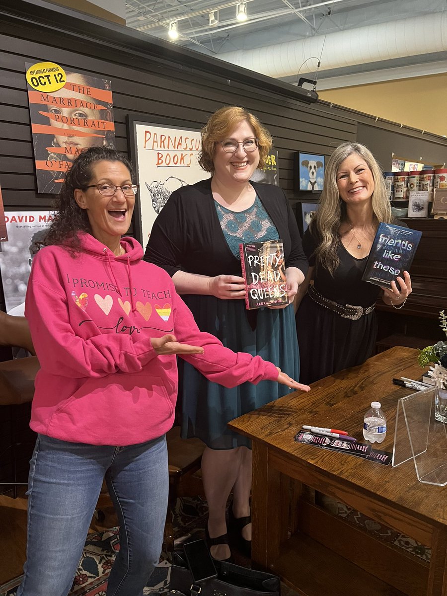 What a great night at <a href="/ParnassusBooks1/">Parnassus Books</a> with @JenniferDiaries and <a href="/alexadonne/">Alexa Donne ~Updates Only~</a> 
#YA #Thriller