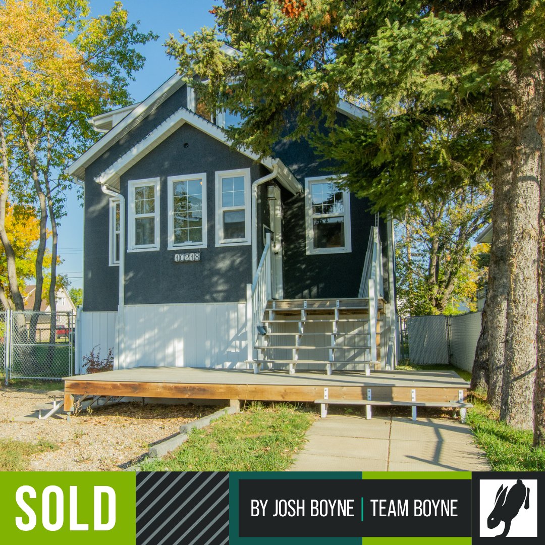 JoshBoyneRemax's tweet photo. 🎉 SOLD 🎉
Congratulations Tim on selling your first house. I was fortunate enough to help him buy his second. Greatly appreciate that he trusted me to be apart of two big milestones in his life. https://t.co/9LuK7BZUcz