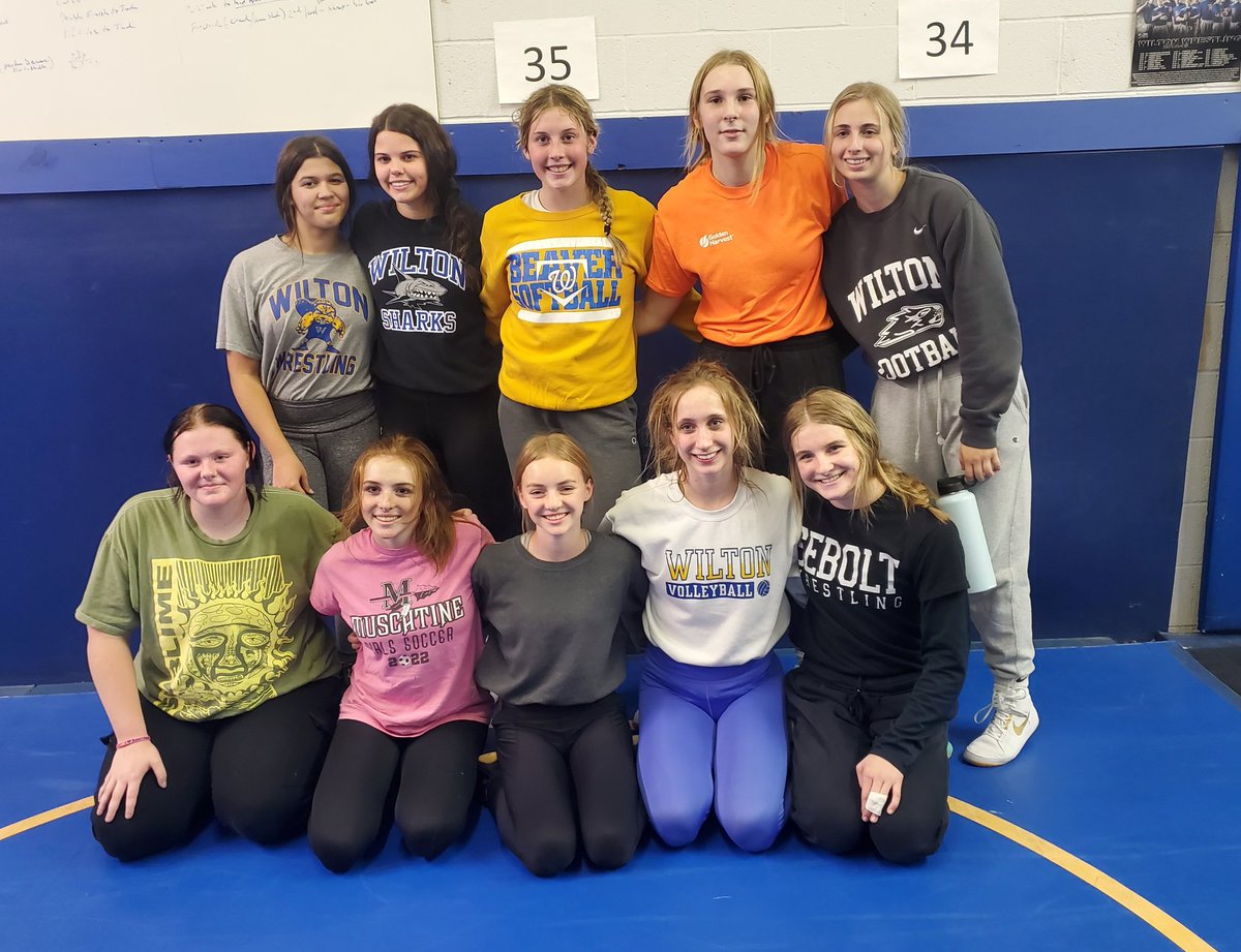 BeaverRastlin's tweet photo. We're excited to start another winning tradition here at Wilton with our inaugural Wilton Women's Wrestling Team! #BuildingAnEmpire @IWCOA_ @IAwrestle @QCAwrestle @ighsauwrestling https://t.co/R1MHTn7bQG