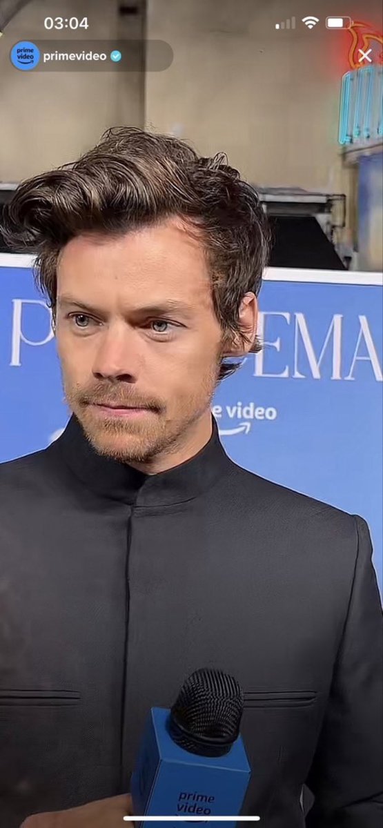 hrryweenrry's tweet photo. he looks like he’d fuck me after confessional idk i’m not catholic https://t.co/VKJ9Uiv7w5
