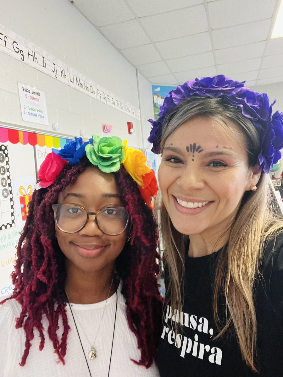 1st grade celebrates “Día de los muertos” 💜❤️🧡💛Mexican Traditions in English and Spanish classes!!@ParticipateLrng 
 #UnitingOurWorld