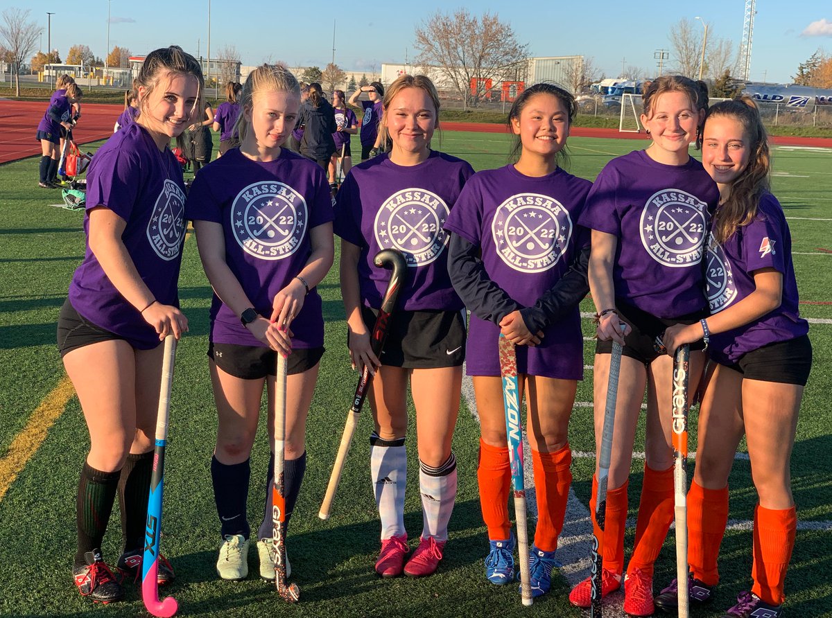 A wonderful end to our season tonight cheering on these 6 <a href="/BayridgeSS_LDSB/">Bayridge SS</a> Blazers as they competed in the Junior and Senior Field Hockey All-Star Game!  Thanks to @1977seg and  <a href="/queensgaels/">Queen's Gaels</a> Field Hockey for organizing this year-end tradition! And Carys scored a goal! #proudcoach