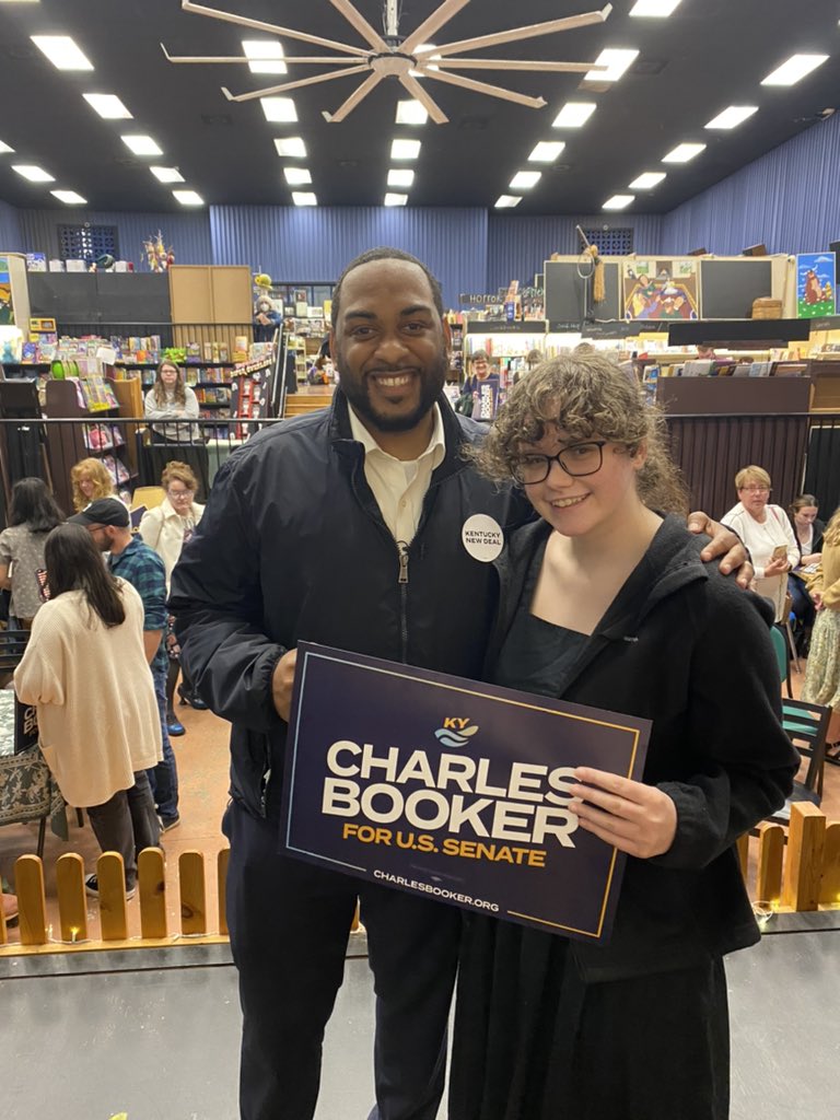 JLou05's tweet photo. Rallies this close to election day are some of the most important- make sure you get out there and get your voice heard! https://t.co/9otkH8xtd1