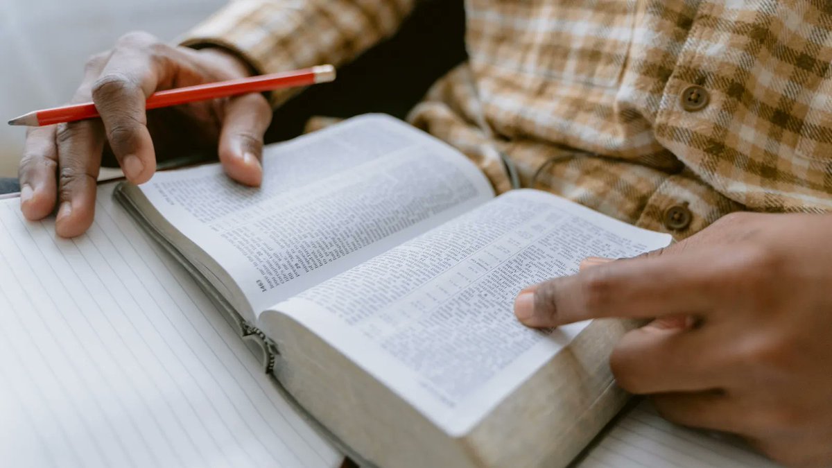 SarahLynneCR's tweet photo. How writing the Word builds your faith. Learn more here: https://t.co/Hyr64CjsZK via @sarahgeringer #encouragement #devotion #scripturewriting https://t.co/39UjwxQkVB