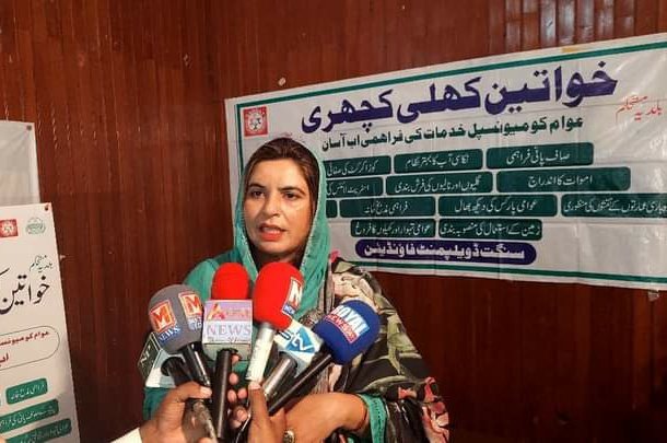 Jamila Younis ( Official )🇧🇫 (@jamila_younis) on Twitter photo بات میں وزن پیدا کرنے کے لئے
آواز کا اونچا ہونا ضروری نہیں
بات کا سچا ہونا ضروری ہے۔جمیلہ یونس
<a href="/Jamila_Younis/">Jamila Younis ( Official )🇧🇫</a> بات میں وزن پیدا کرنے کے لئے
آواز کا اونچا ہونا ضروری نہیں
بات کا سچا ہونا ضروری ہے۔جمیلہ یونس
<a href="/Jamila_Younis/">Jamila Younis ( Official )🇧🇫</a>