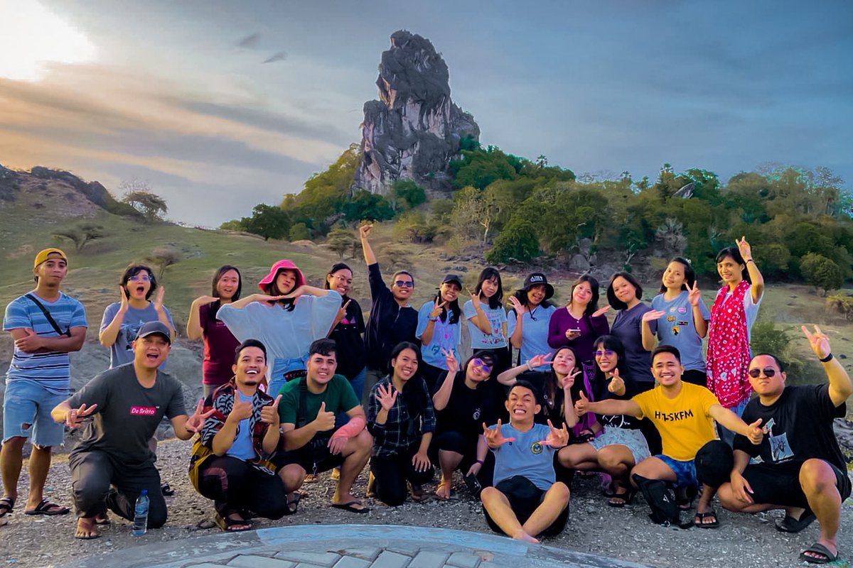 fadhtusa's tweet photo. Satu lagi tambahan pengalaman luar biasa weekend kemarin di Desa Oelasin, Kabupaten Rote Ndao, Prov. NTT.
Bae sonde bae, tanah NTT lebe bae.
Terima kasih 1000 Guru Kupang 🖤 https://t.co/aj2SlBROqT
