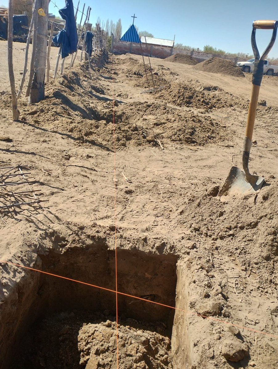 Casteblanco_Car's tweet photo. ✅Comenzó la obra de ampliación del cementerio local 💪
✅Personal municipal estará abocado en el avance de la obra durante esta semana.
Gracias al Ministro @OLlancafilo 
 y al Gobernador @OmarGutierrezOk por apoyar siempre a nuestra localidad
@UPEFEnqn https://t.co/ioCn11fTrp