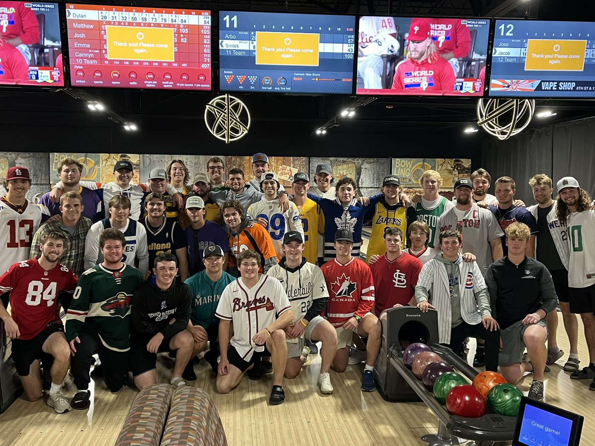 Jacks softball/ baseball enjoying some bowling!