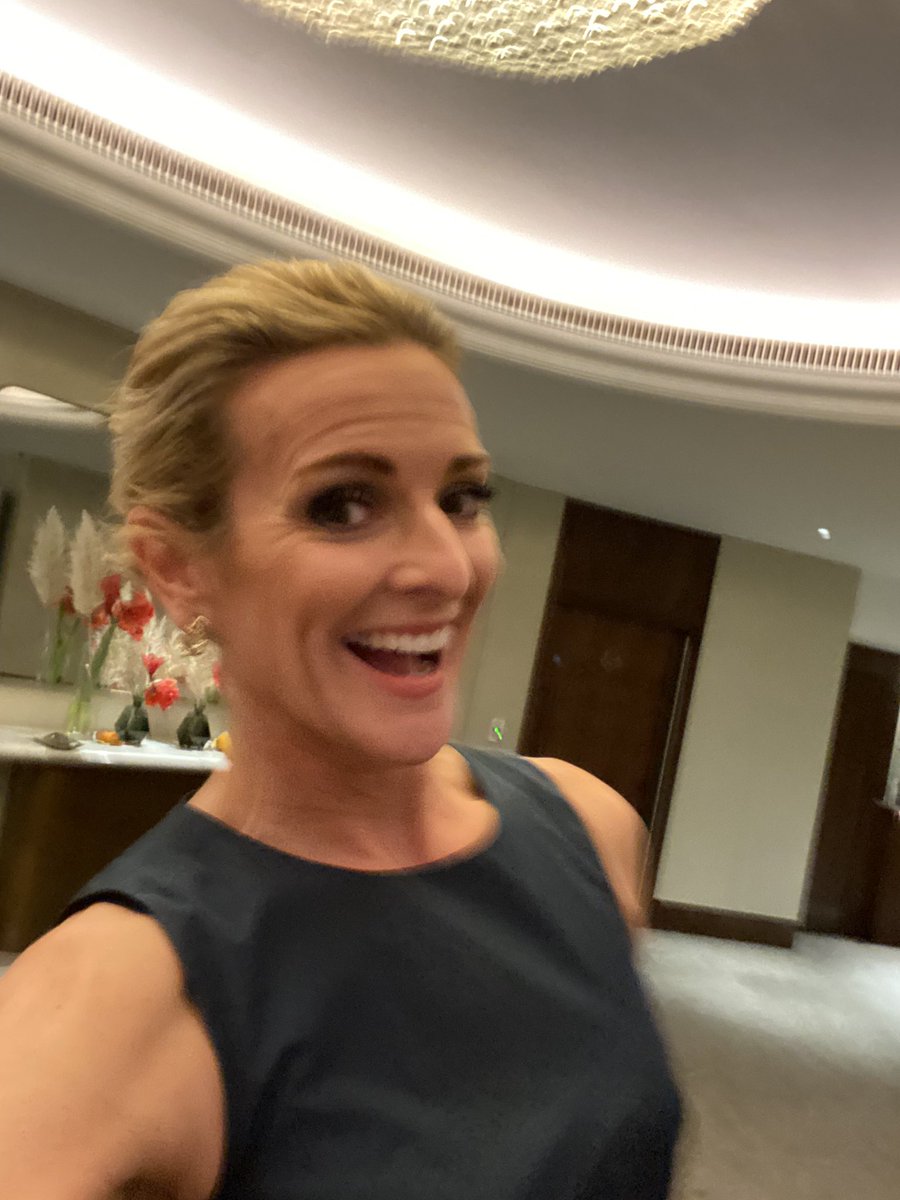 willsawrey's tweet photo. Great photo/selfie @GabbyLogan . #photographer #hiddentalent https://t.co/XYE88dKbIg