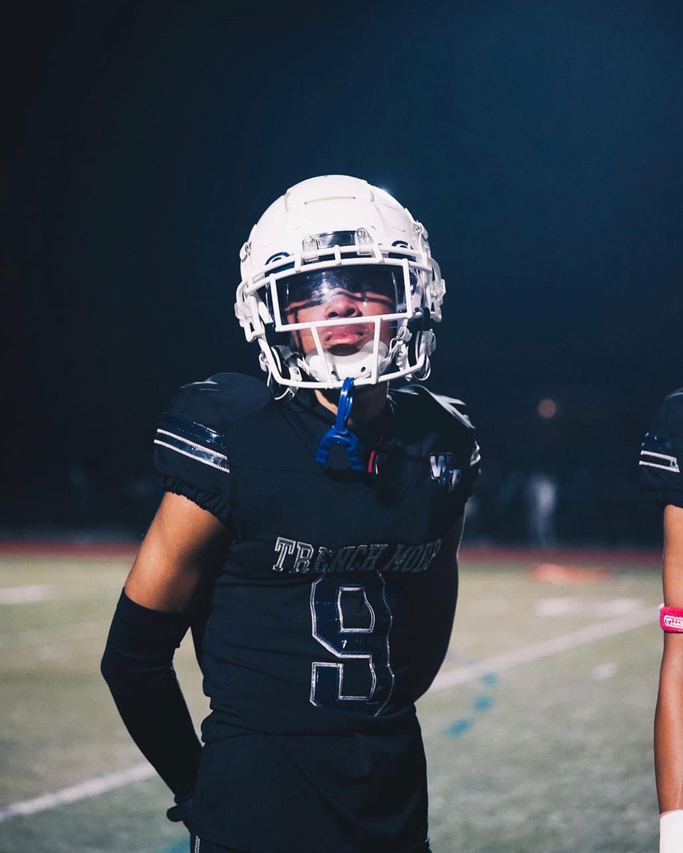 ArmsteadNeelaj's tweet photo. Trench mobb is the best 13u team in the city of Philadelphia, pa.

Stats: 3 catches 2tds 50+yds game winning td in ot in the ayf city championship. game score 12-6🔥 https://t.co/7HccaMwWfi