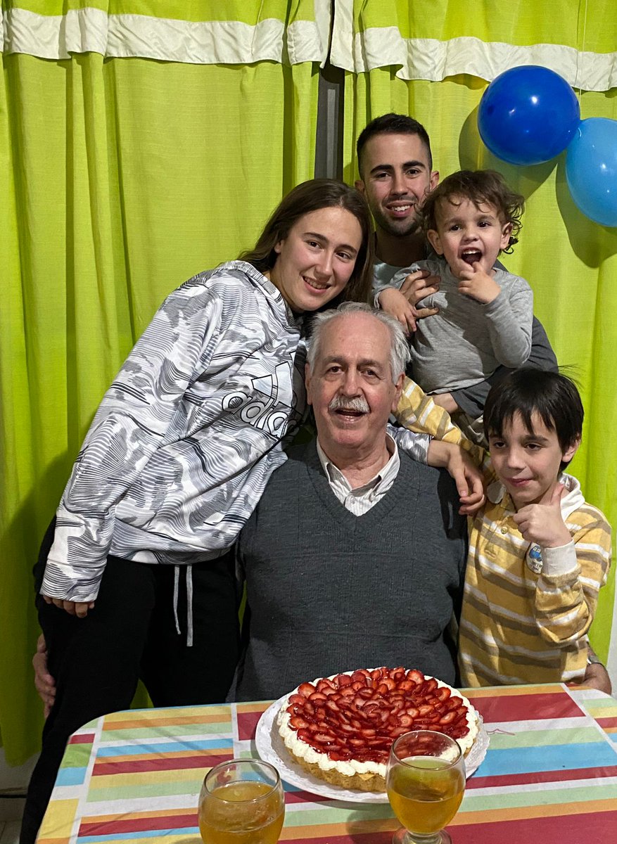flarra80's tweet photo. Feliz cumpleaños Pa. Así siempre... https://t.co/d4jBFJI6A3