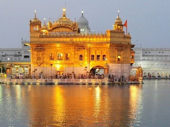 ਮਨ ਹਰਿ ਕੇ ਨਾਮ ਕੀ ਮਹਿਮਾ ਊਚ ॥
ਨਾਨਕ ਨਾਮਿ ਉਧਰੇ ਪਤਿਤ ਬਹੁ ਮੂਚ ॥