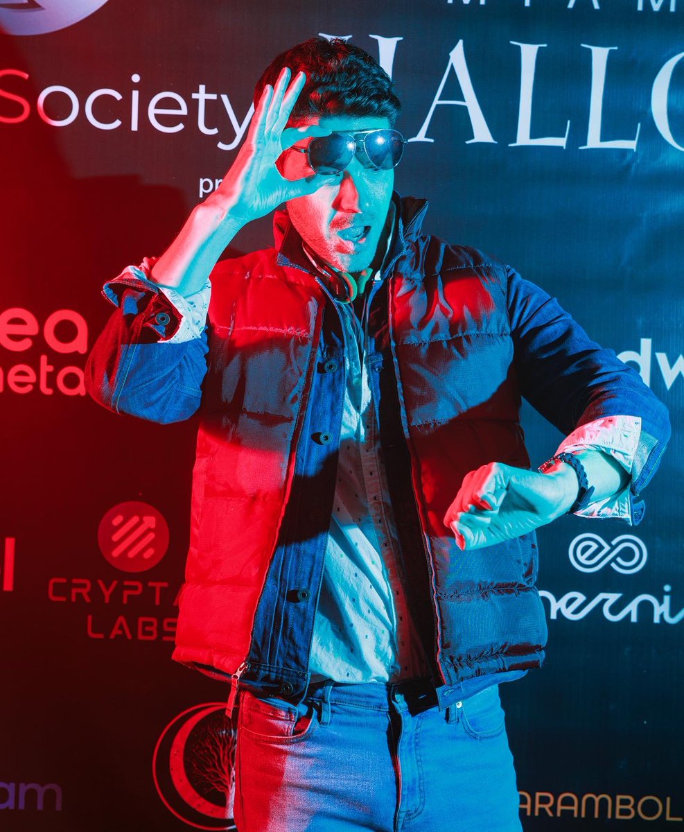 andyguze's tweet photo. Time flies when it’s #Halloweekend #88mph #martymcfly #backtothefuture #Halloween #miamitech @TheTokenSociety @EthernityChain https://t.co/wj3lbfezOT