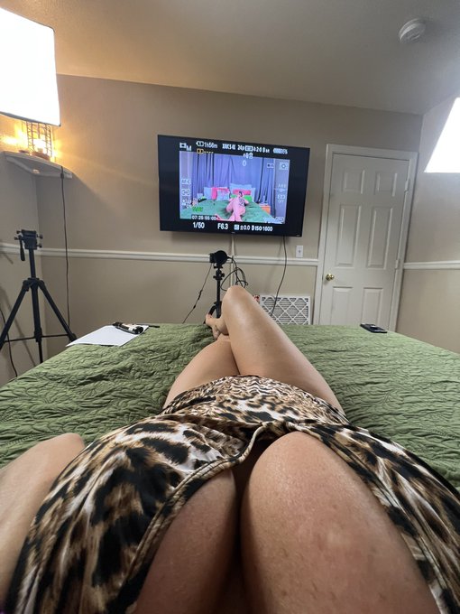 Shot customs & content today for https://t.co/ztLwXUoZoo so go check it out ! https://t.co/gKQP4UHr9
