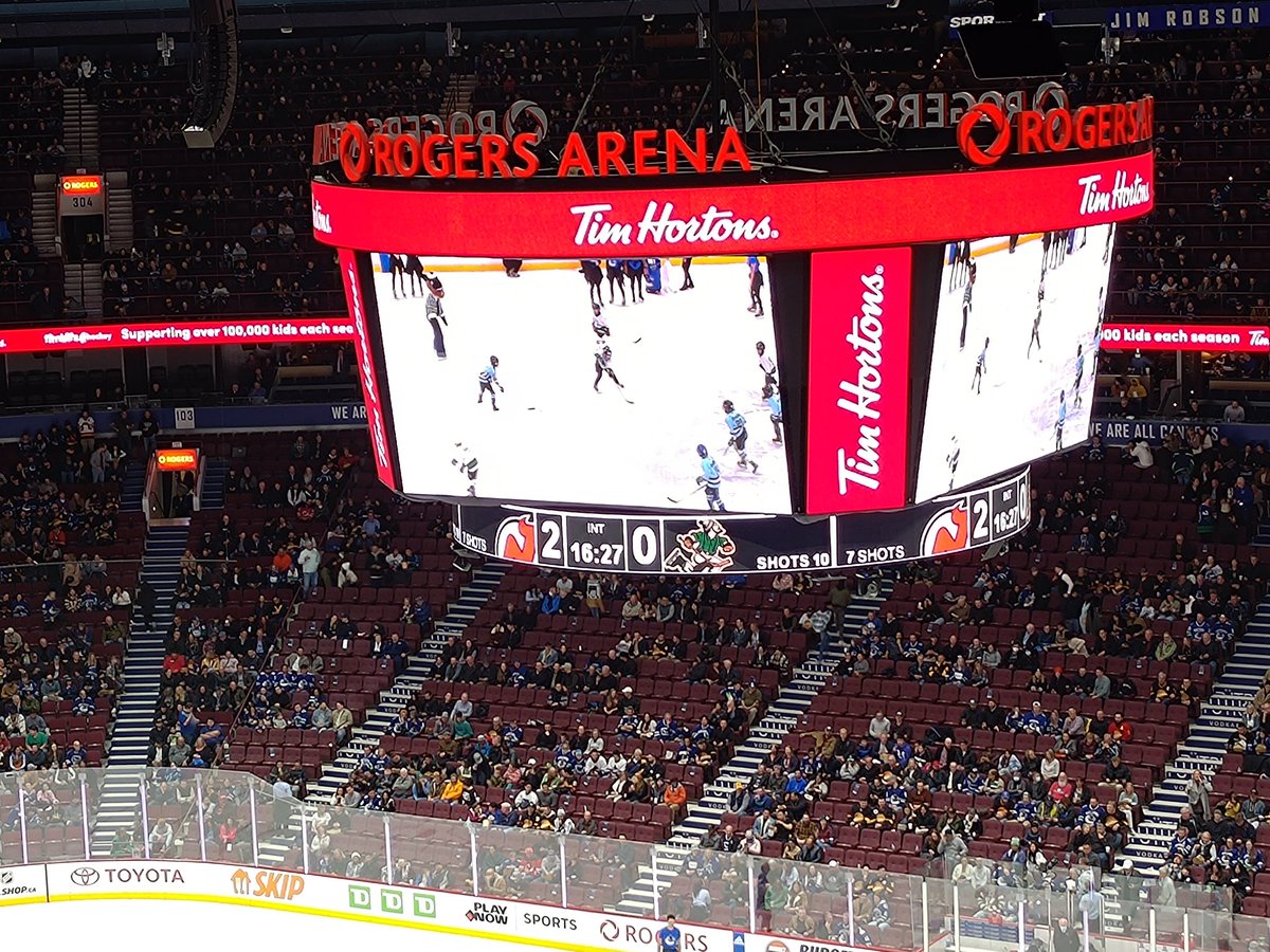 I can't quite explain it, but there's something about the cropped, faded Johnny Canuck logo on the #Canucks scoreboard that makes me think it's the Coyotes kachina with f.lux turned all the way up.