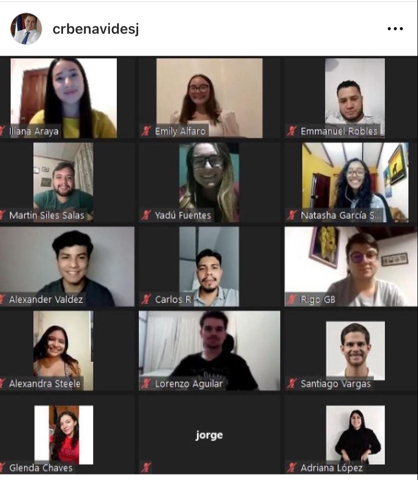 MarEstrada36's tweet photo. Votar por Integra es tener al PLN en la @FederacionUCR. Les dejo esta imagen de una reunión entre Jesenia expresidenta PLN de la FEUCR y la actual candidata al CU de Integra en una reunión para ver en donde la meten. Yo que ustedes no me dejo de más PLN y menos @AlternativaUCR https://t.co/vRDwqAKDAQ