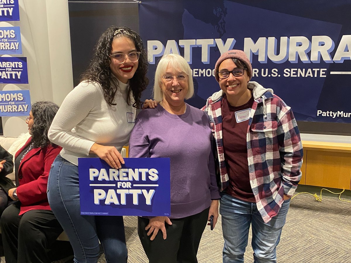 MurrayCampaign's tweet photo. It was so great to end the day taking questions from voters in the Beacon Hill neighborhood. I’m working hard to lower costs for families and protect a woman’s right to choose — but I need you to make your voice heard and vote. https://t.co/cPjVOzg6XZ