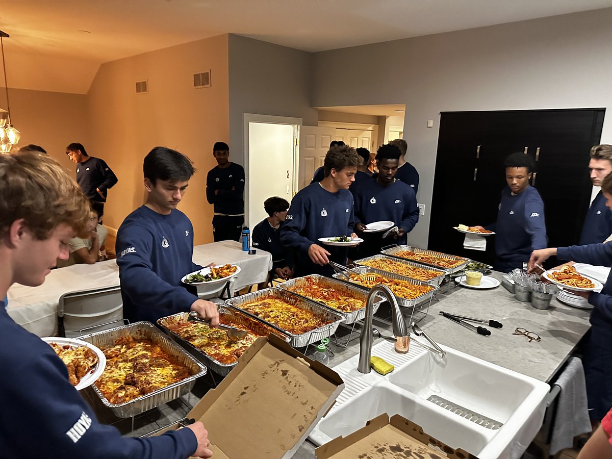 ThomasDillow's tweet photo. Pretty fun hosting @GUHoyasMSoccer at Kingswood Oxford School tonight for dinner and a pre-game film session. These guys are as impressive off the field as they are on it! Good luck at UConn tomorrow night. @WyvernNation @WyvernAthletics https://t.co/8fQA05s8fq