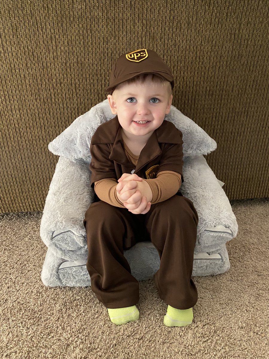 pbj714's tweet photo. When your local @UPS driver makes such an impact on your son, he wants to be one for Halloween #ups #upsdriver #Halloween #Halloween2022 #costume https://t.co/LroctrHgpU