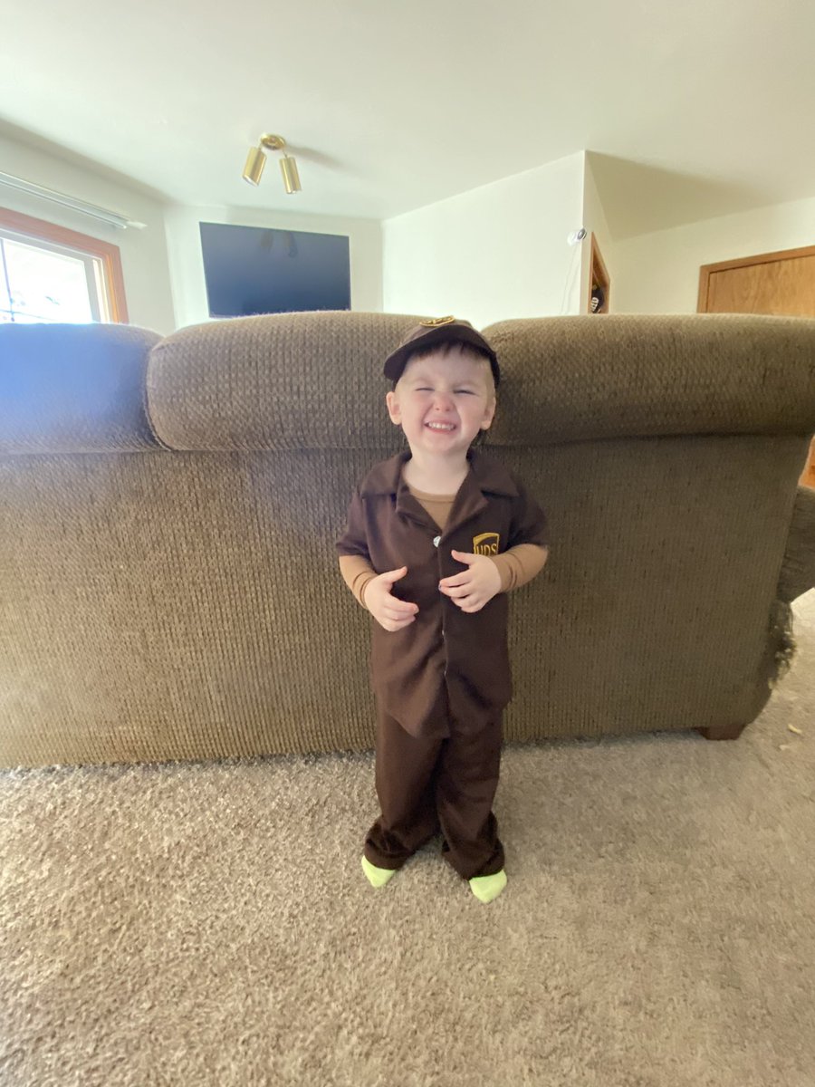 pbj714's tweet photo. When your local @UPS driver makes such an impact on your son, he wants to be one for Halloween #ups #upsdriver #Halloween #Halloween2022 #costume https://t.co/LroctrHgpU
