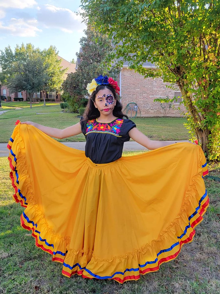 Bella representación para celebrar Día de los muertos. Tex-Latins Inc❤️