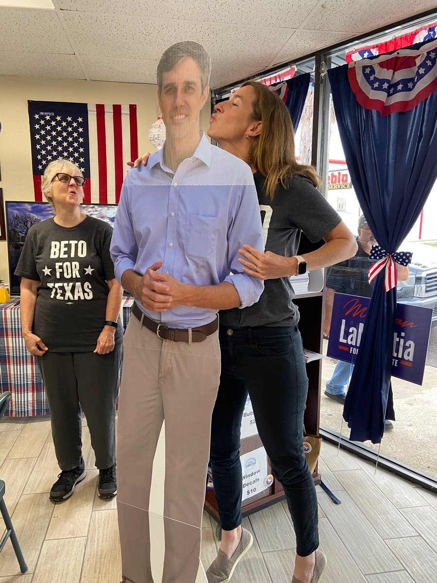 NCCDemsRGV's tweet photo. #NCCD welcomed #AmyORourke to our Harlingen office! She will make a great Texas 1st lady!
#BetoForTexas
#VoteBlueIn2022 https://t.co/hfLerCx6Fu