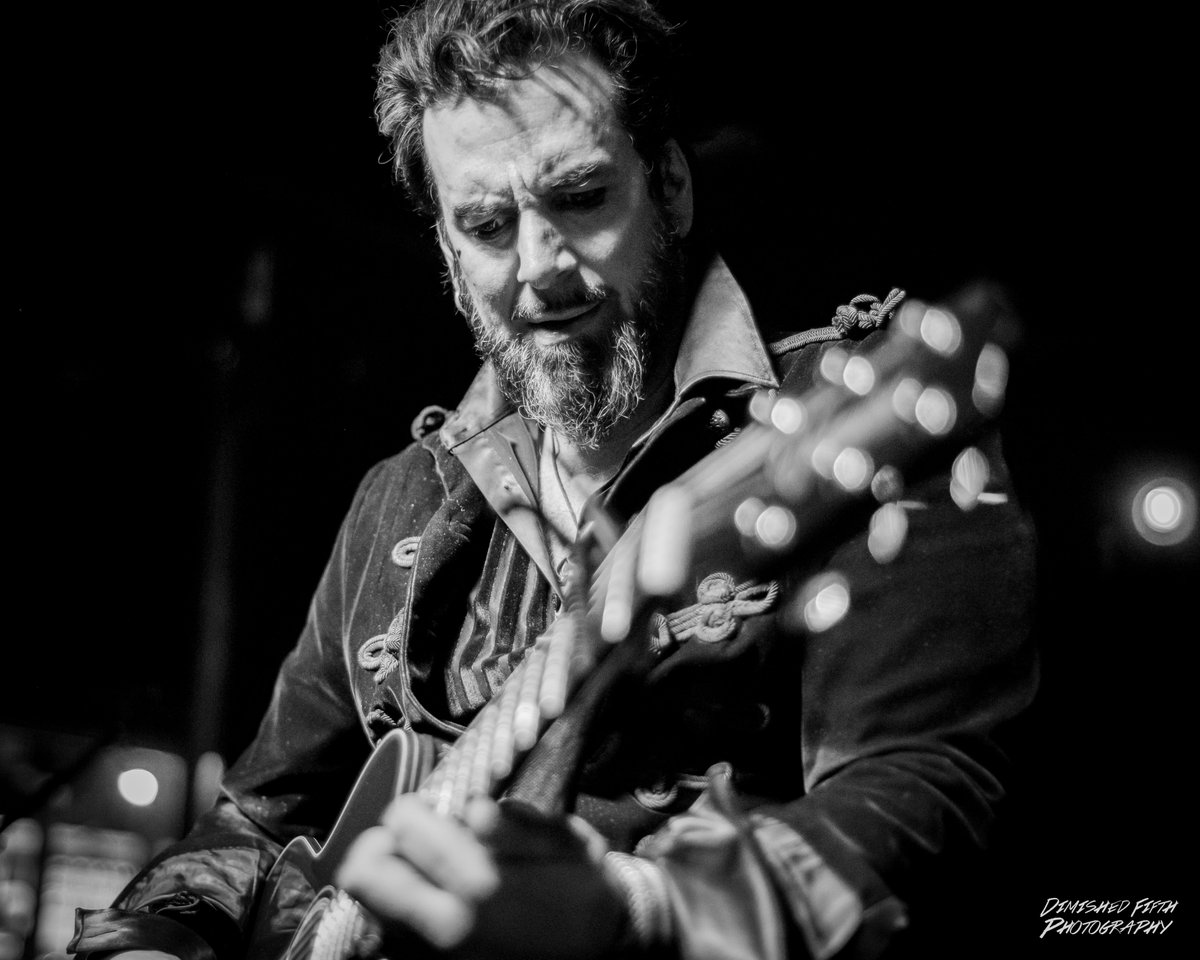 DiminFifthPhoto's tweet photo. Totally forgot to post photos from this show on Twitter! Had a great time photographing #aureliovoltaire in Denver a couple weeks ago! https://t.co/56svlZ2wNP