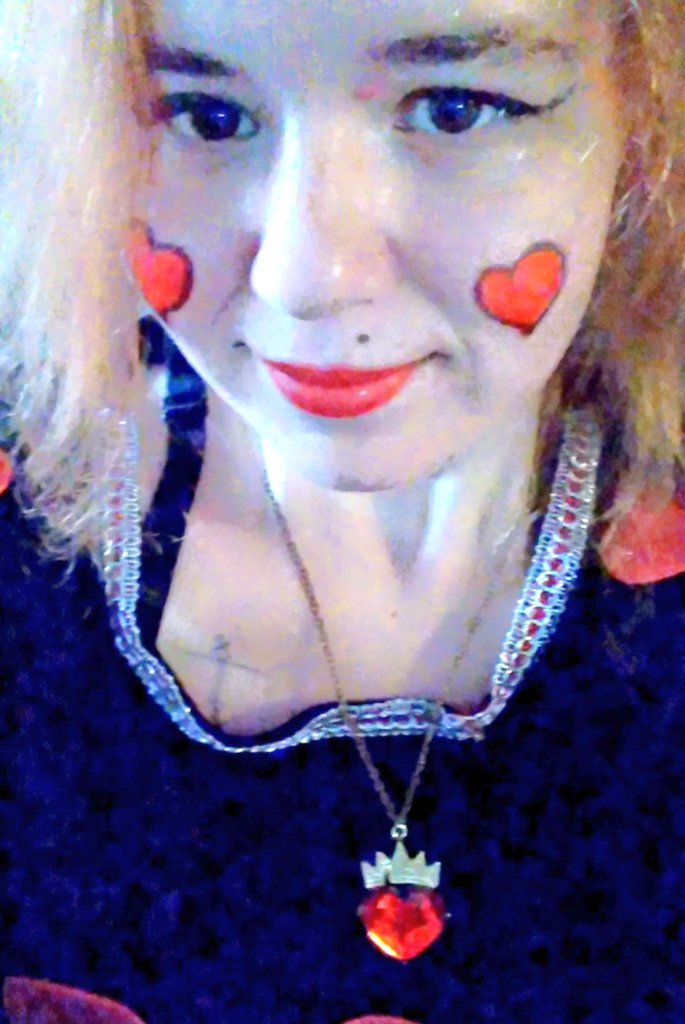 GillianM94's tweet photo. A little late, but this was my Halloween costume! 🤣😅 It was last minute, but fun to wear and cute! The Queen of Hearts was fun to be, and even though it was wet and a little chilly on Halloween, it was so much fun being with the people I love! ❤️🥰 https://t.co/veauohu5yO