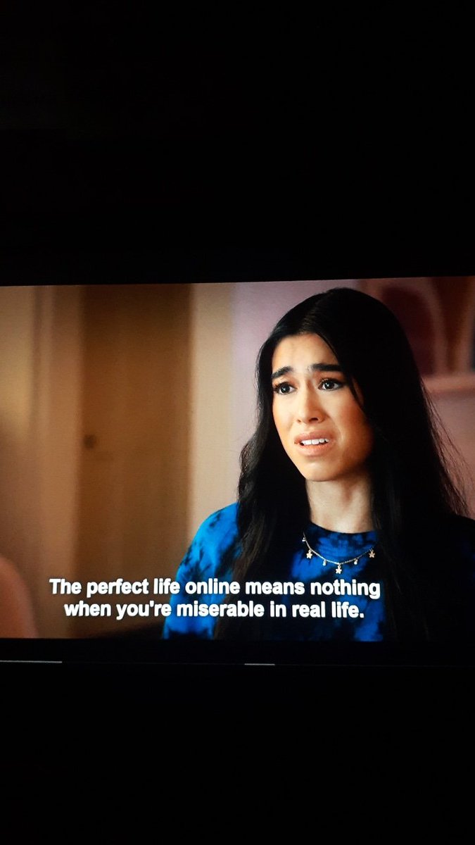 bunikizz's tweet photo. Finally bri said it... 👏
ew for the pretentious out there mewehwhw 

#senioryear https://t.co/9FqgEW1Jtw