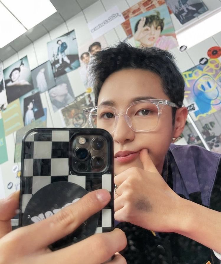 ㅤ   
ㅤ         
    a  new   acc  but  not  new   to   rp
    like &amp; rt to be mutuals / friends :D

ㅤ