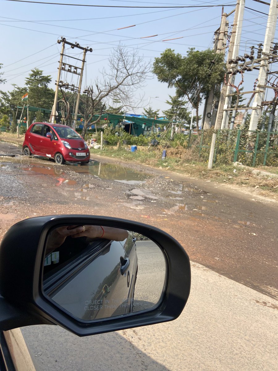 anujg2711's tweet photo. @MCManesar @OfficialGMDA @DC_Gurugram @nishantyadavIAS @mlkhattar @cmohry @TheGurugramNews @indianews_hr @NavbharatTimes @timesofindia @htTweets @the_hindu @rakeshdaultabad @IndiaAheadNews Please help to repair this stretch. Proof of the road condition. https://t.co/HJ0CoqlQDm