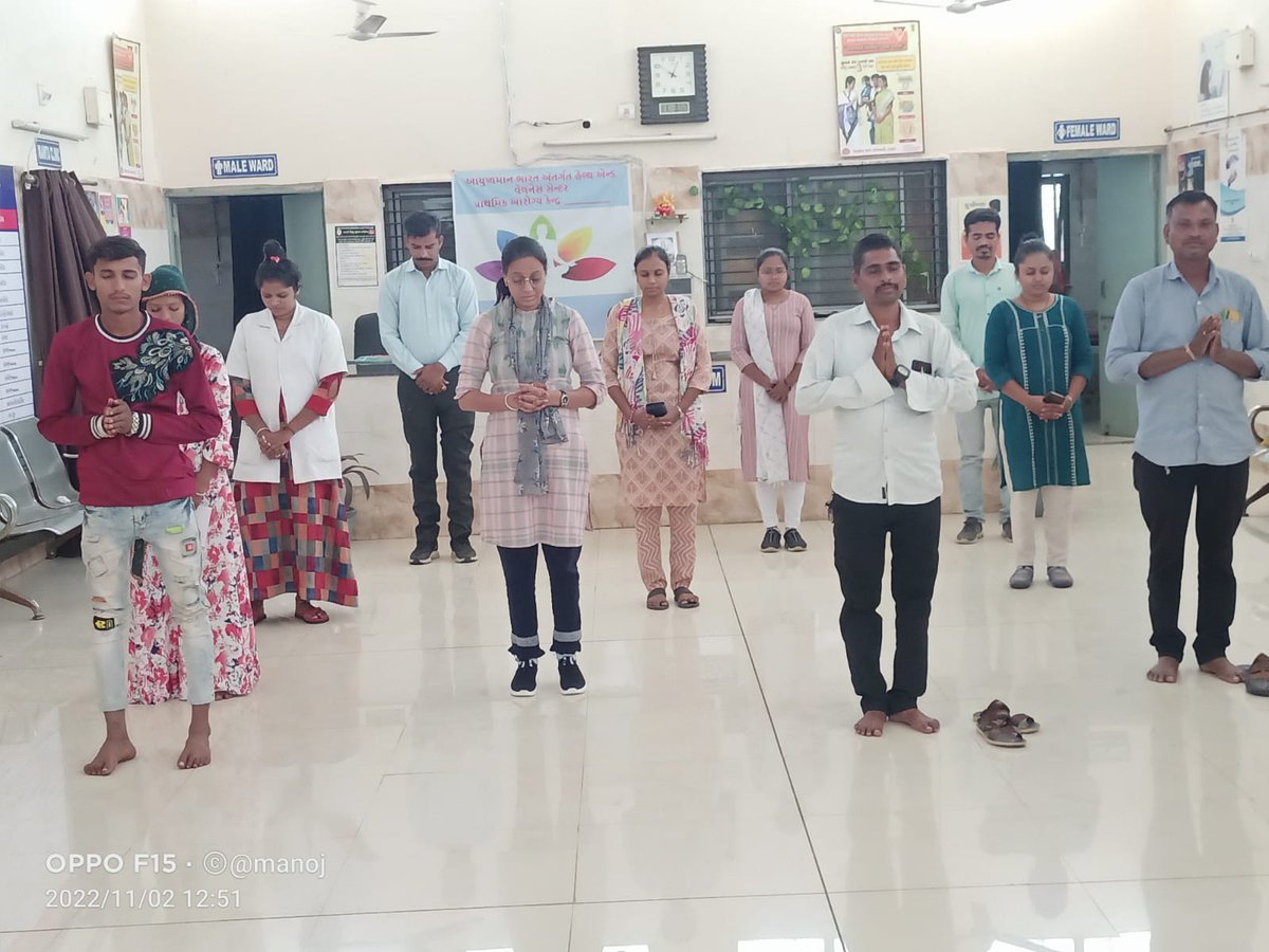 આજ રોજ વજેલાવ કચેરી,દાહોદ ખાતે મોરબી કેબલ બ્રિજ દુર્ઘટના અંતર્ગત અવસાન પામેલ દિવંગત આત્માઓની શાંતિ માટે પ્રાર્થના તથા મૌન પાળવામાં આવ્યું #Gujarat <a href="/CollectorDahod/">Collector Dahod</a> <a href="/DahodDdo/">DDO Dahod</a> <a href="/TDO_Garbada/">TDO GARBADA</a>