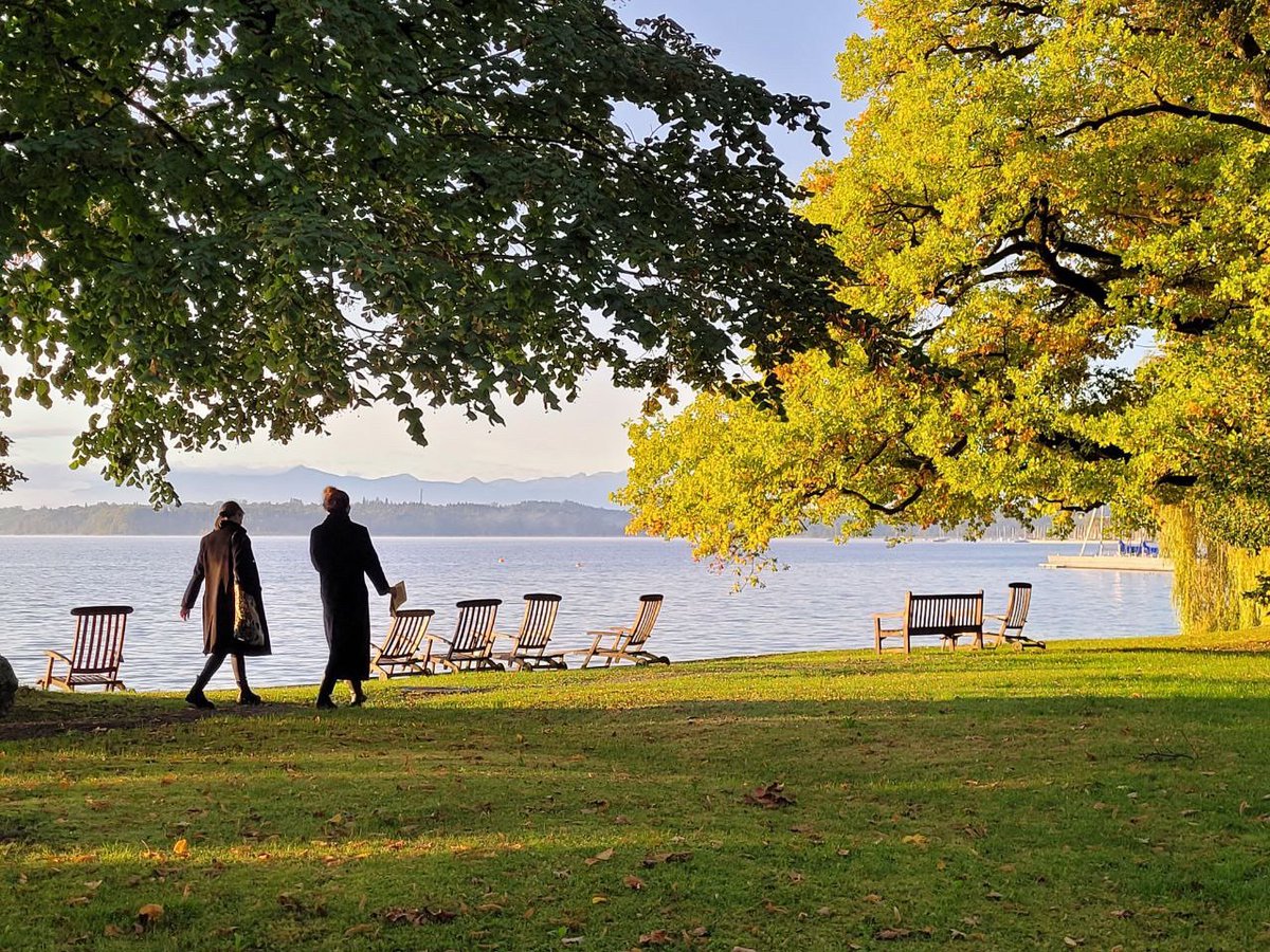 Wer einen Eindruck von unserer #Herbstakademie zum Thema ökologische #Gewerkschaftspolitik bekommen möchte, kann sich ab jetzt die Dokumentation auf unserer Homepage anschauen: bitly.ws/w8Rb 
<a href="/EATutzing/">EATutzing</a> <a href="/IGMetall/">IG Metall</a> <a href="/_verdi/">Ver.piss.di</a> <a href="/igbce/">IGBCE</a> <a href="/dgb_news/">DGB - Deutscher Gewerkschaftsbund</a> @DGBBildungswerk <a href="/TUBerlin/">TU Berlin</a>