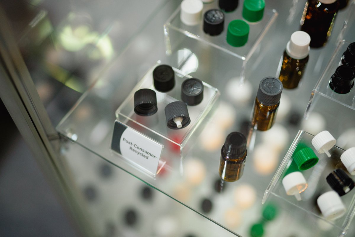 sensoplast's tweet photo. It's the second day at the @CPHI_Events Frankfurt.
Visit us at stand 30G50, zone InnoPack
#sensoplast #closuresystems #pharmacy #primarypackaging #safety #dosing #closing #sustainability #cbd #sensokidcap #childproof #seniorfriendly #pharmapack2023 #paris #letsmeet #cphi2022 https://t.co/hGZZuBajcU