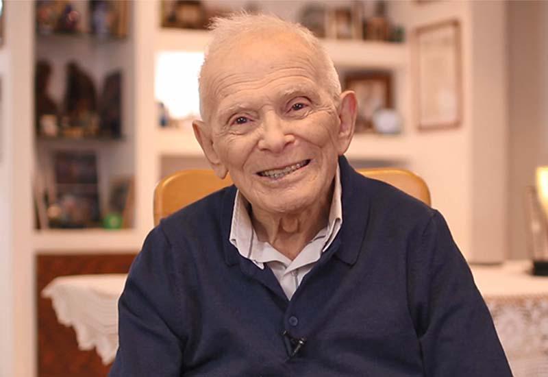 #Sefardíes en el #Holocausto. 
Moshé Haelion, sobreviviente de #Salónica, falleció ayer en su hogar de #BatYam, #Israel.
Conozca su testimonio a través de sus "Recuerdos en #Ladino": su llegada a #Auschwitz, la marcha de la muerte a #Mauthausen y su aliyá.
ow.ly/jOx450LrCG0