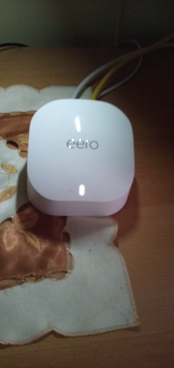 Sebas52026313's tweet photo. Esto es la diferencia de señal entre digi y adamo adamo atole y digi poca pensaba que seria al reverso pero no adamo es una compania colaboradora con orange mas movil Movistar Jastel y el ruter es una pasada muy elegante y potente aquí tenéis unas fotos del router y de la señal4g https://t.co/lzbAvw4Y0i