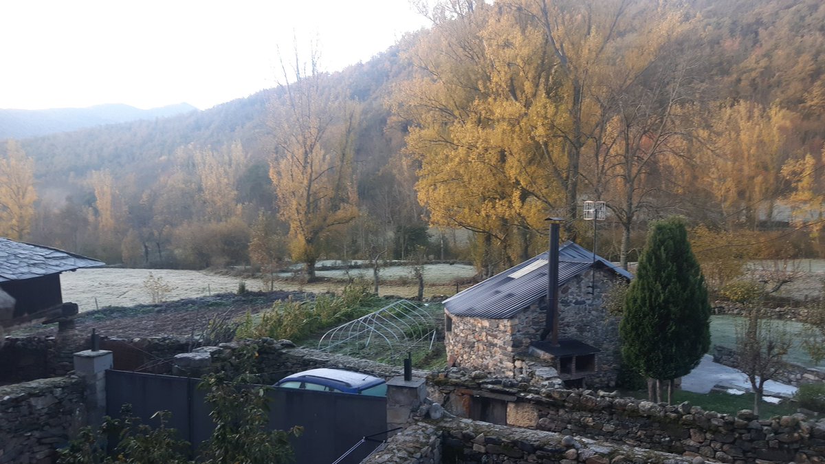 antonioybenina's tweet photo. ❄❄Hace frío, mejor ver desde dentro🥶...
📧 antonioybenina@gmail.com
☎️ 610752535
#casaantonioybenina #turismoleon #laciana #sosas #destinolaciana #spain #lugaresconencanto #alojamientosconmascotas #mipueblovende https://t.co/VFKRYXj4v6