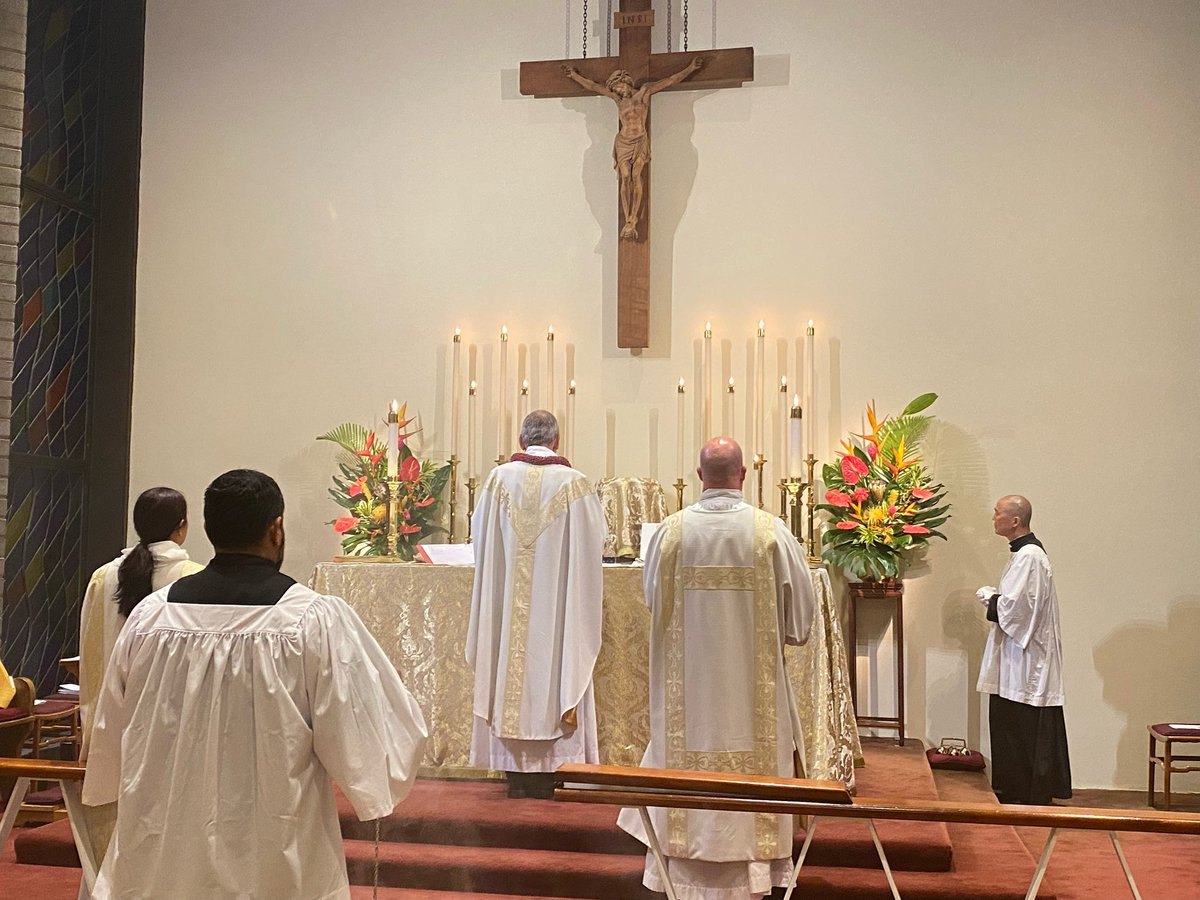 Let us all rejoice in the Lord, as we celebrate the feast day in honor of all the Saints, at whose festival the Angels rejoice and praise the Son of God. Rejoice in the Lord, O you just, for praise from the upright is fitting. #AllSaintsDay #mass #kapahulu #EpiscopalChurch