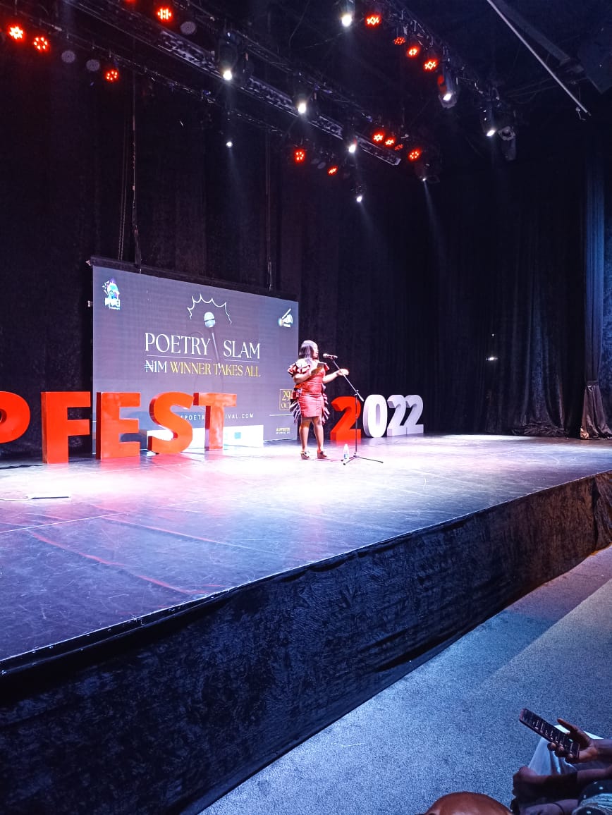 jb_favour's tweet photo. My fave memory of the #Lipfest22 was me walking to this mic and desperately hoping that when I open my mouth, I do not suddenly lose my voice. I did lose something though - my fear!
πΈ credit: @oruzkennedy
@Bash_Amuneni amazing slam host! https://t.co/9rXUFVELvk